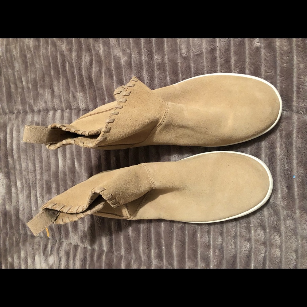 Koolaburra by UGG leather shoes